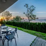 Myflat Club 218 Garden Wellness Appartement *