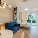 Myflat Club 218 Garden Wellness Appartement *