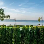 Myflat Club 218 Garden Wellness Appartement *