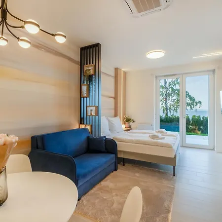 Myflat Club 218 Garden Wellness Apartment *
